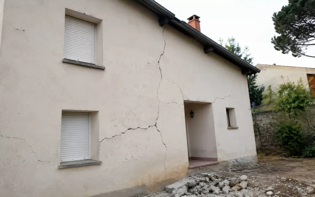 Maison fissurée à vendre ou à acheter : obligations, décote, étude de sol